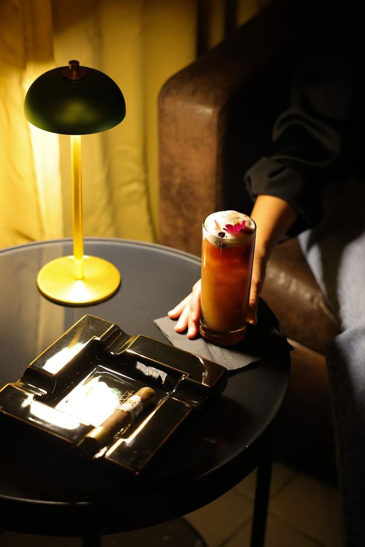 El salon de Pegadizo Cigar Lounge en Fajardo